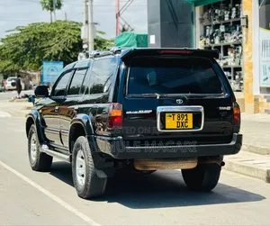 Toyota Hilux Surf 1999 Black