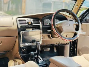 Toyota Hilux Surf 1999 Black