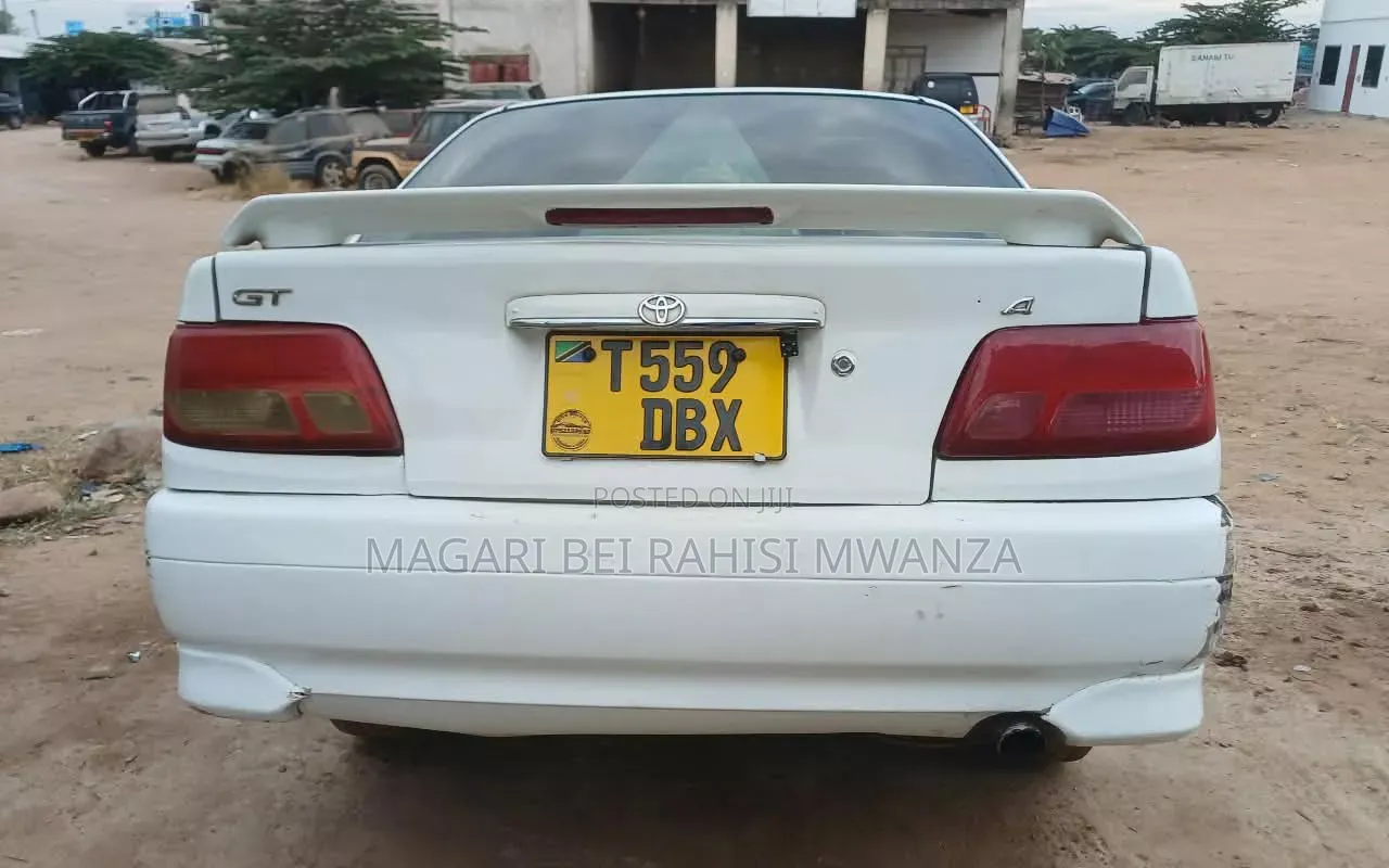 Toyota Carina 2000 White