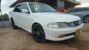 Toyota Carina 2000 White