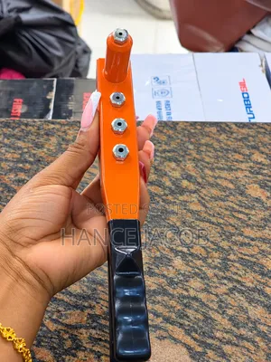 Hand Riveter