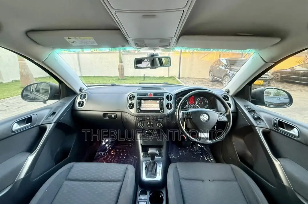 Volkswagen Tiguan 2009 Black