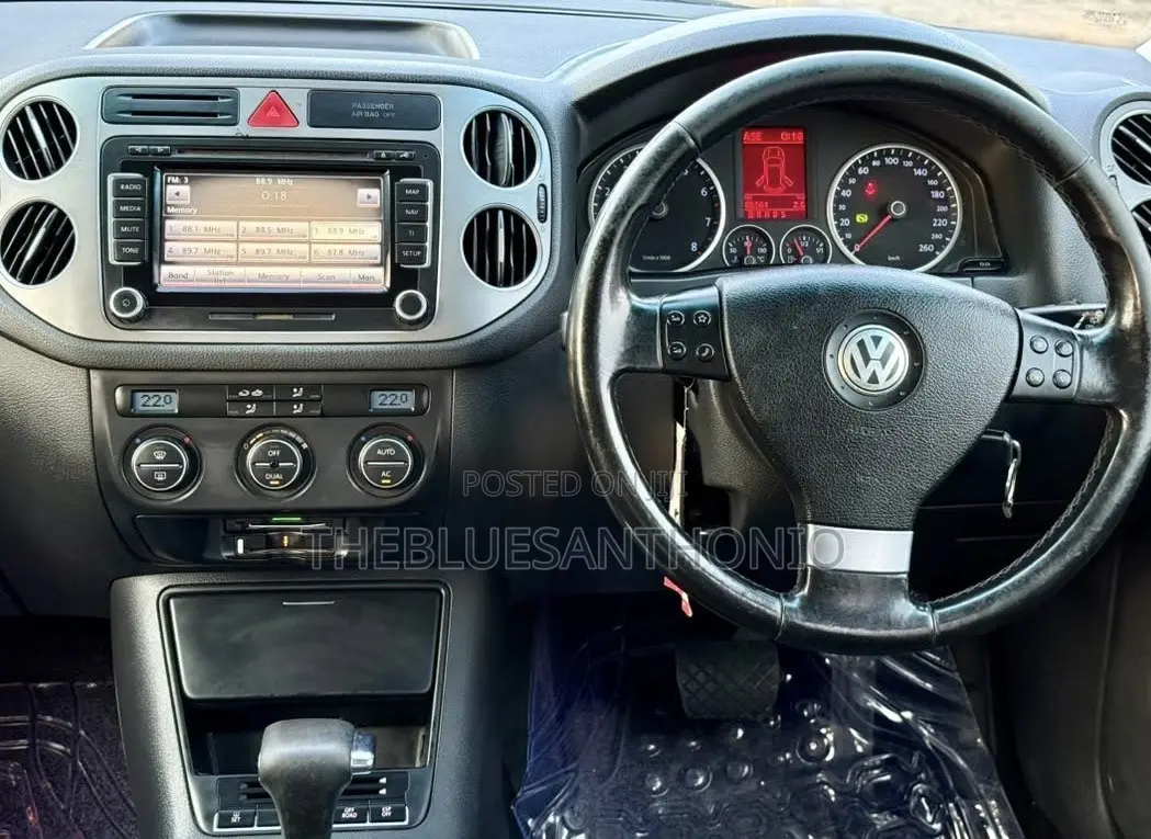 Volkswagen Tiguan 2009 Black