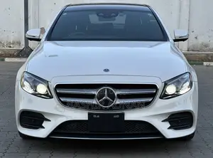 Mercedes-Benz E220 2017 Pearl