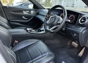 Mercedes-Benz E220 2017 Pearl