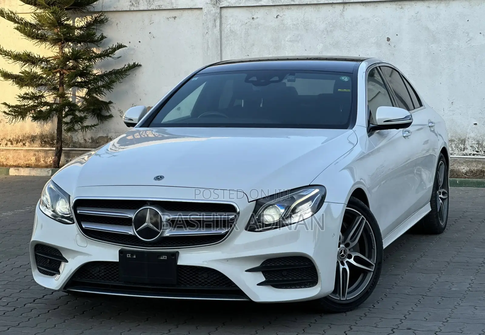 Mercedes-Benz E220 2017 Pearl
