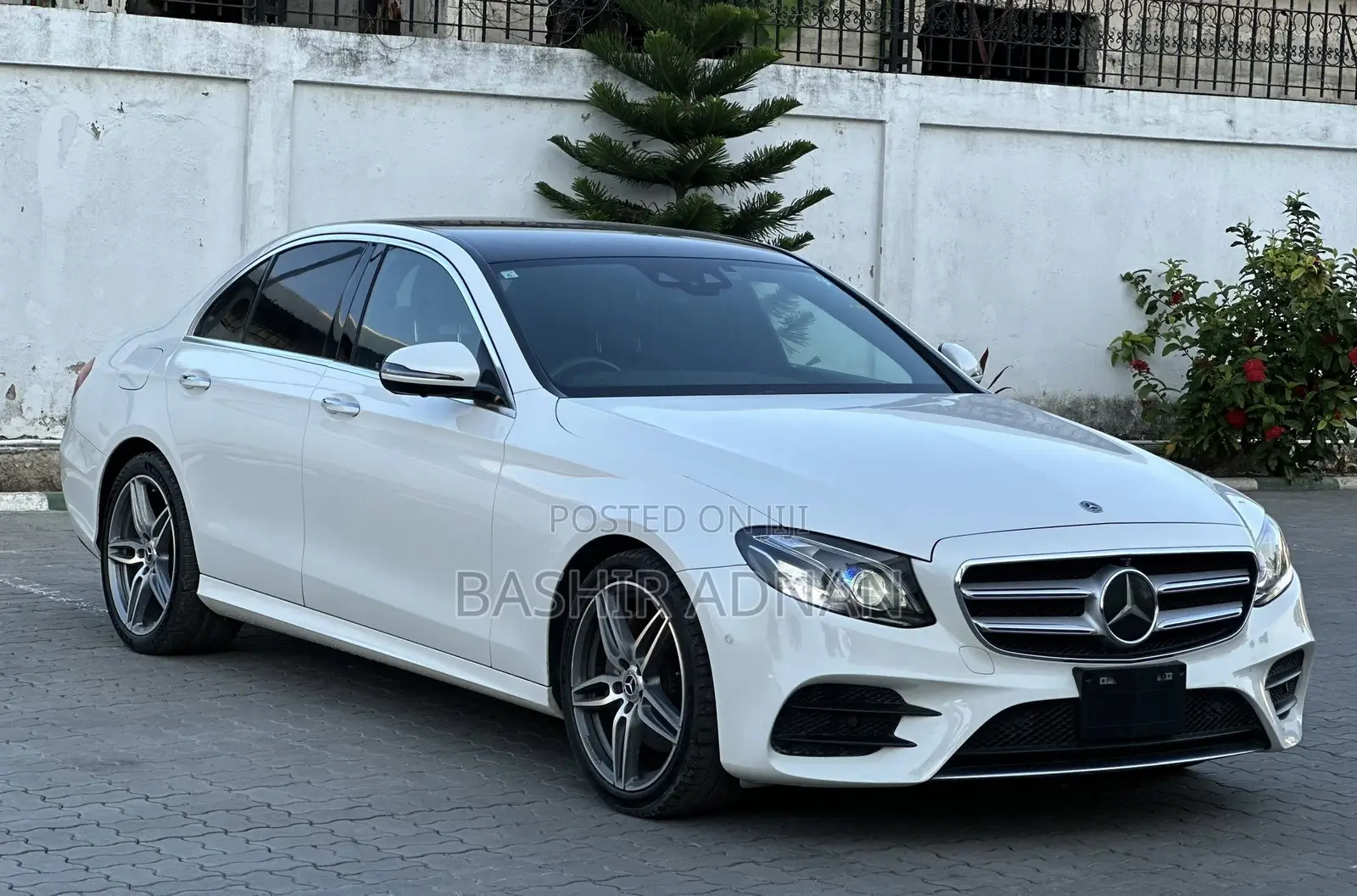 Mercedes-Benz E220 2017 Pearl