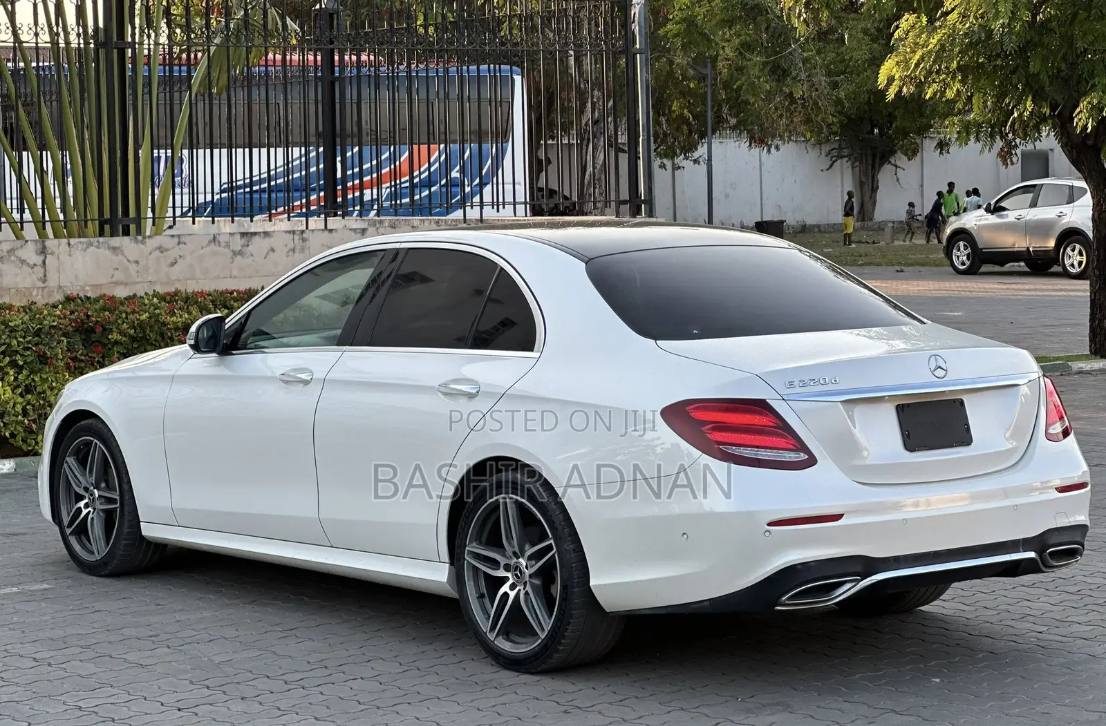 Mercedes-Benz E220 2017 Pearl