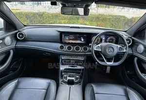 Mercedes-Benz E220 2017 Pearl