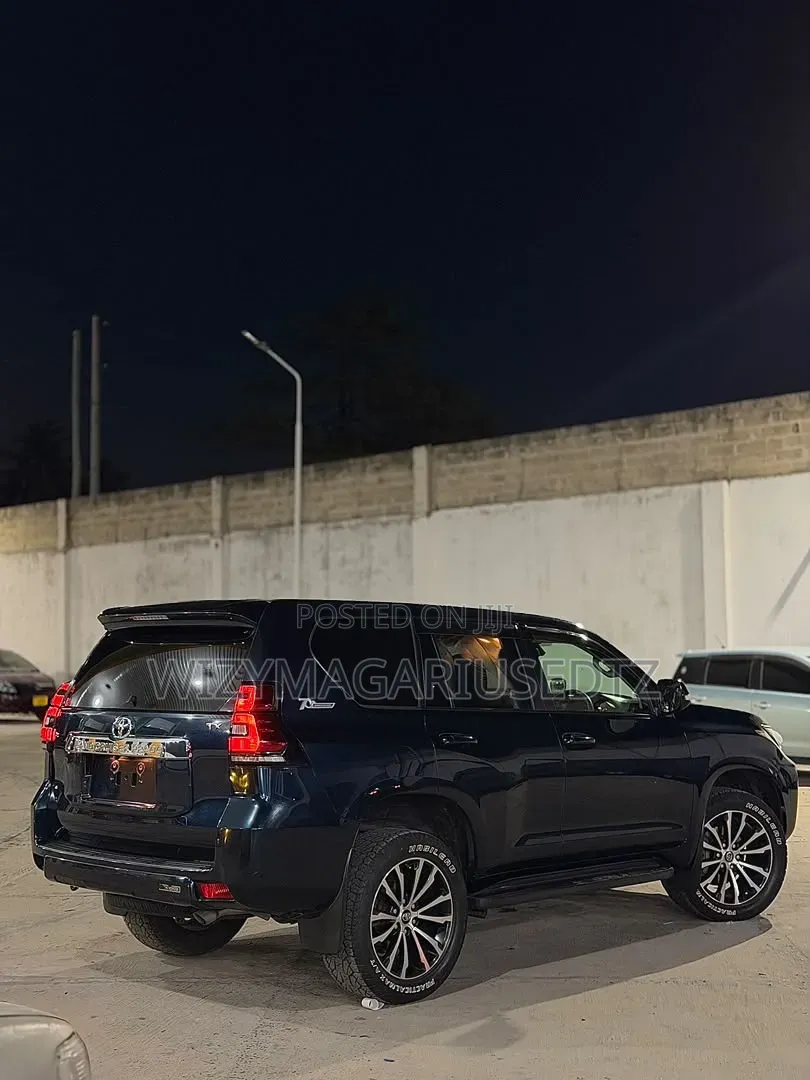 Toyota Land Cruiser Prado 2.8 2019 Blue