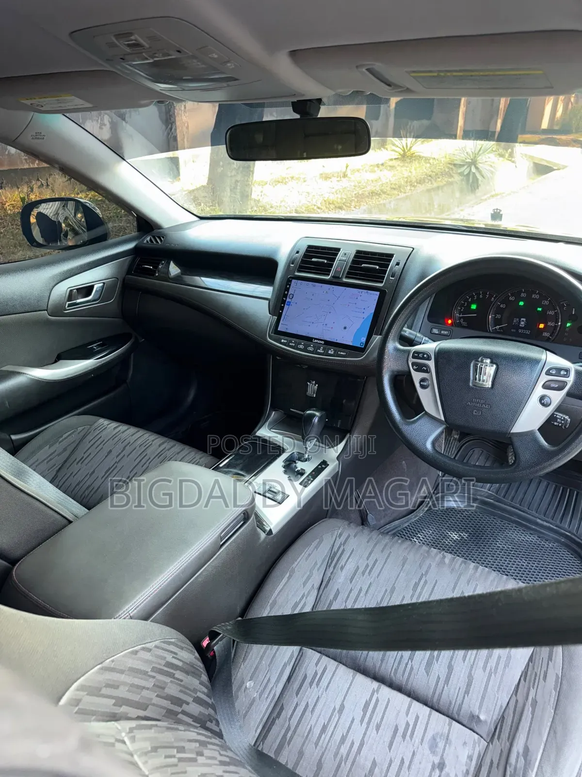 Toyota Crown 2011