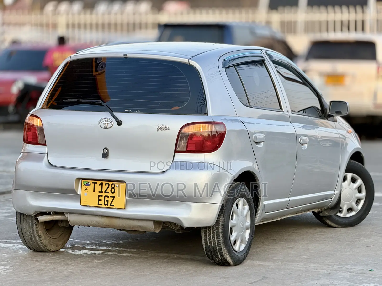 Toyota Vitz 2005 Silver