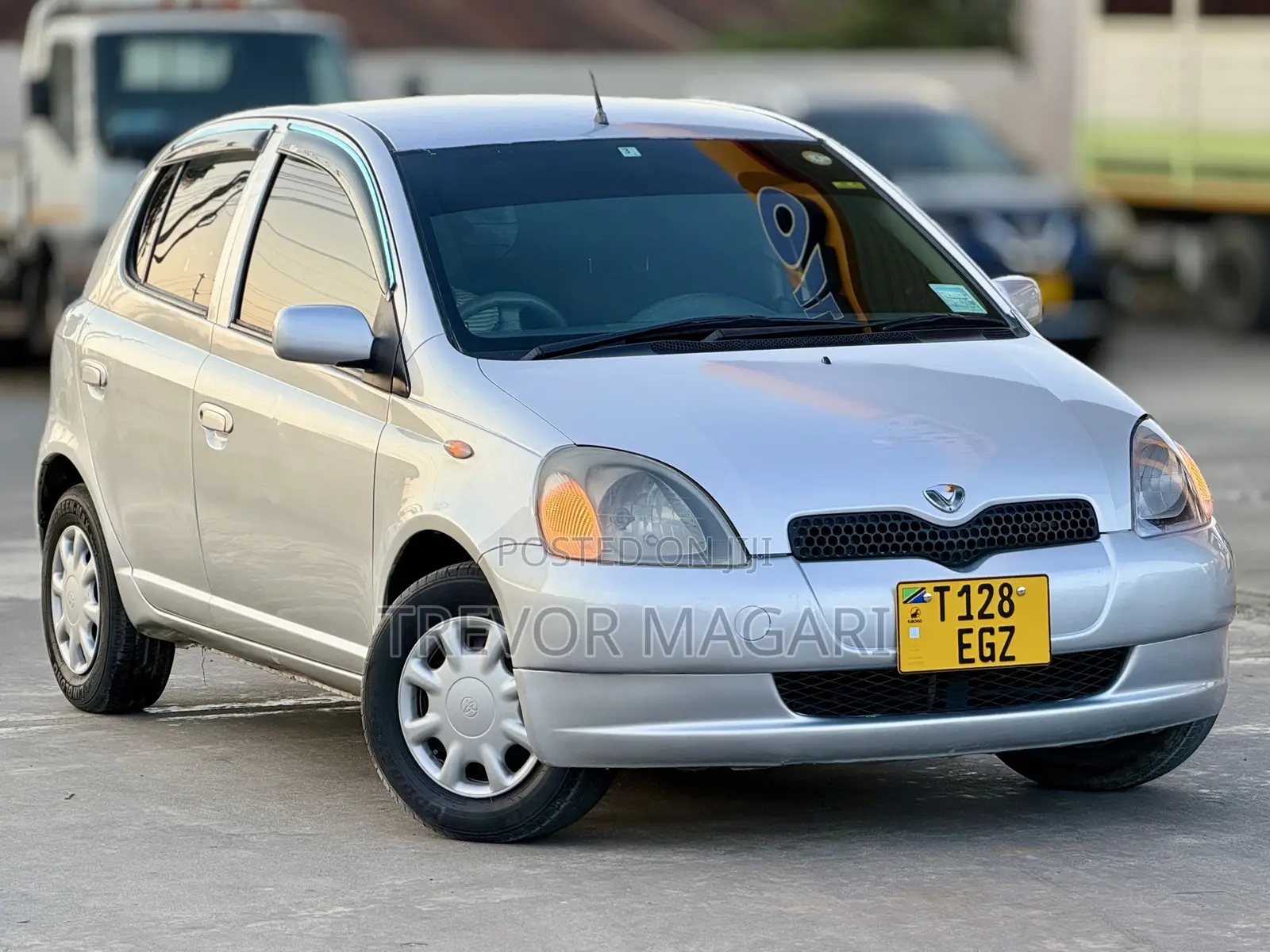 Toyota Vitz 2005 Silver