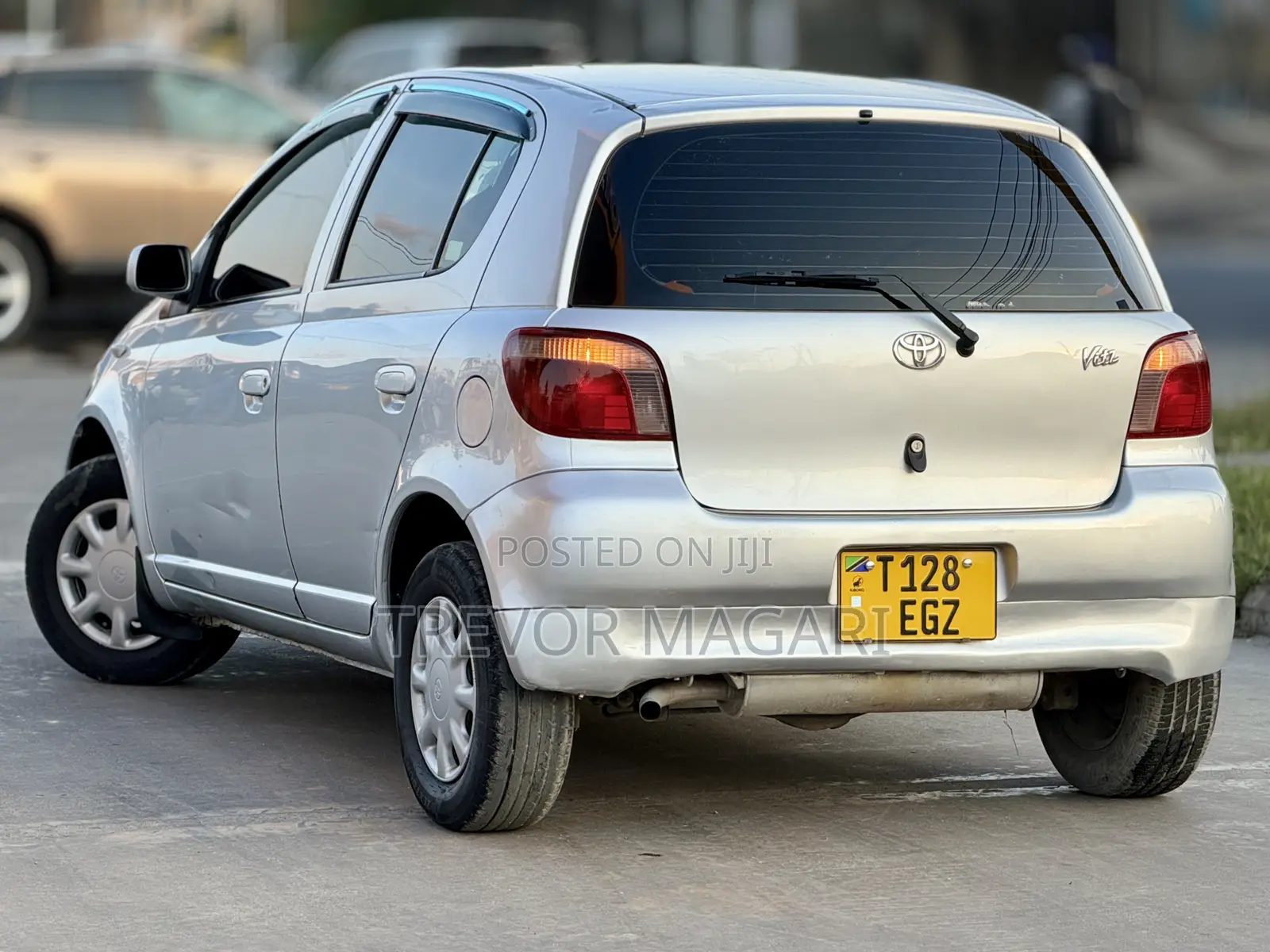 Toyota Vitz 2005 Silver