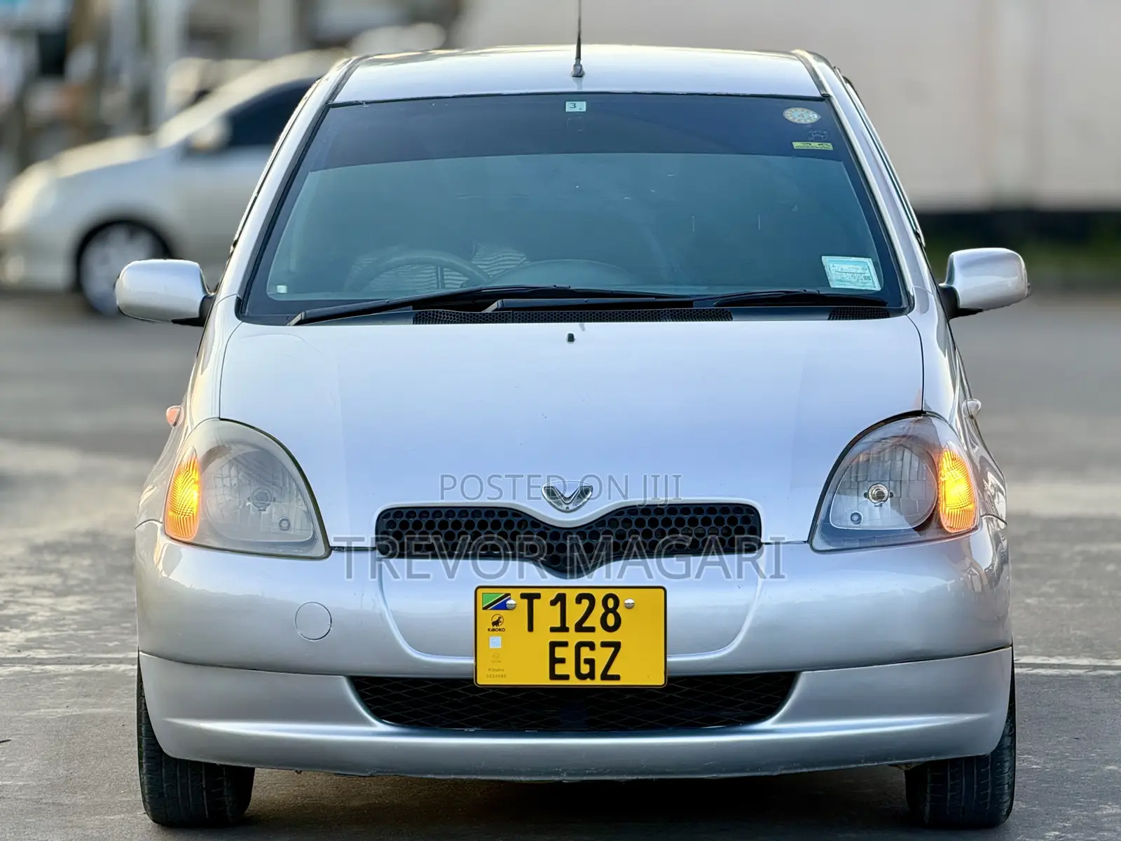 Toyota Vitz 2005 Silver