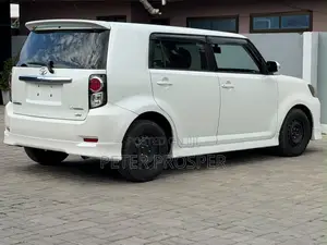 Toyota Corolla Rumion 2009 White