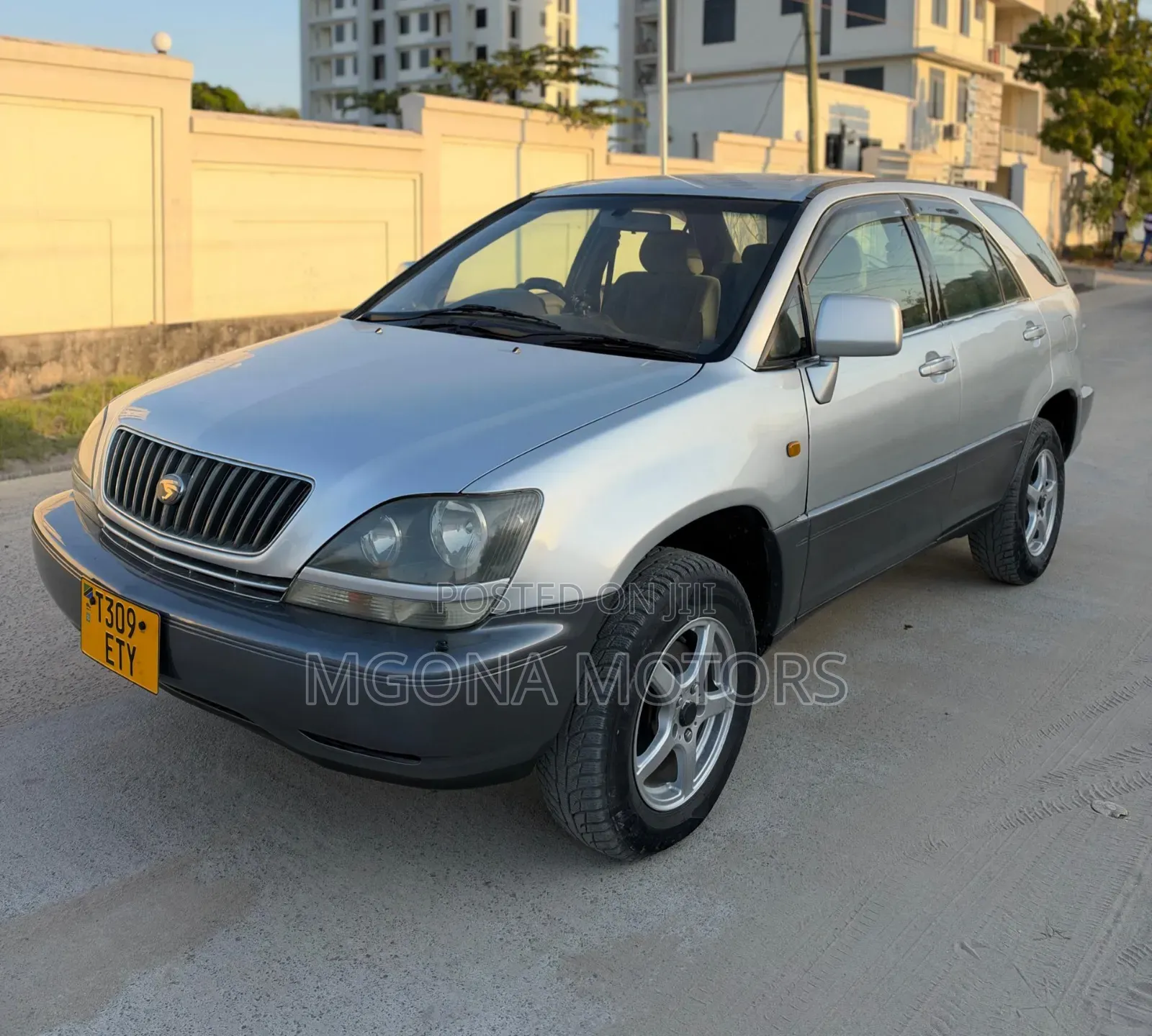 Toyota Harrier 2005 Gray