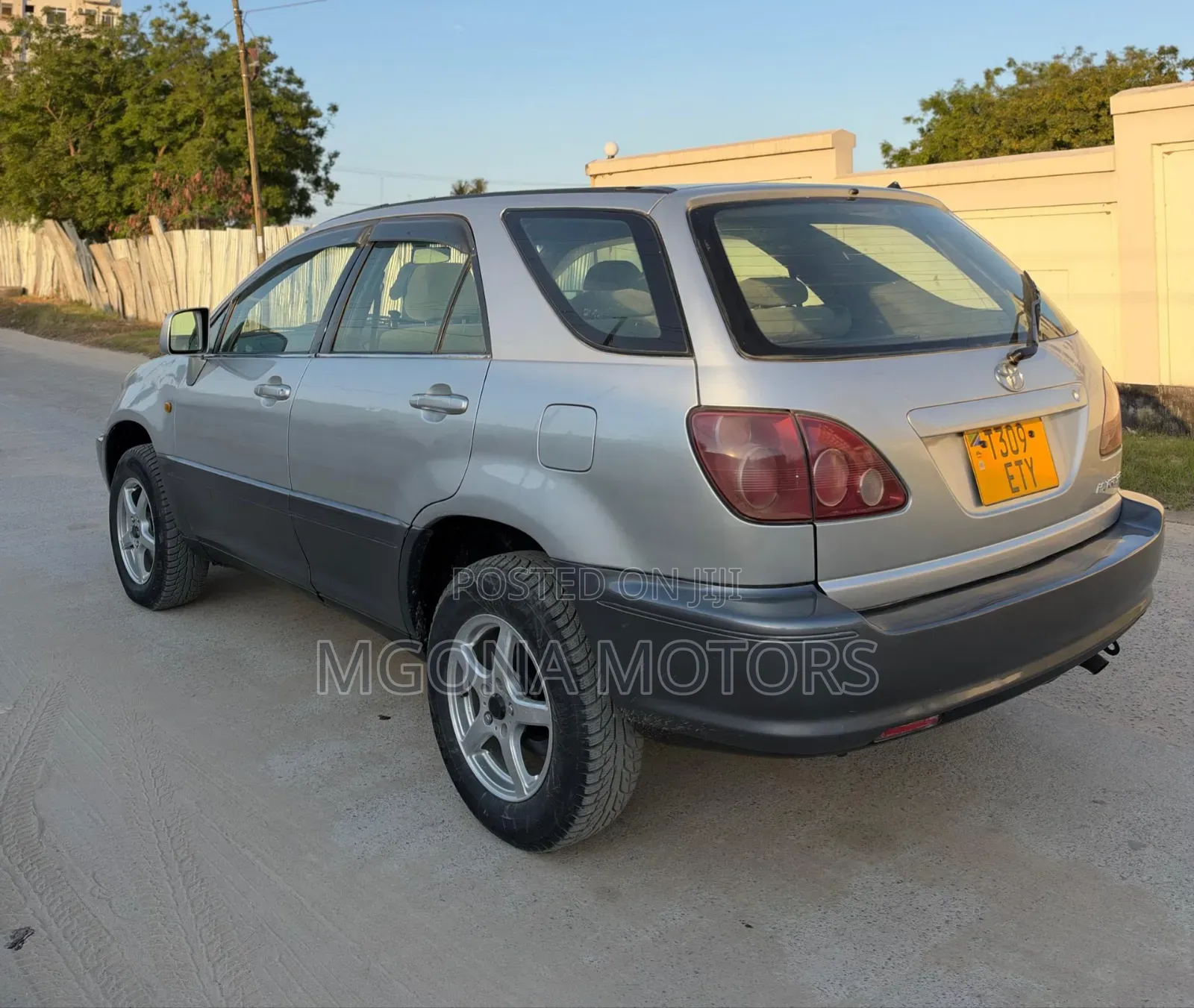 Toyota Harrier 2005 Gray