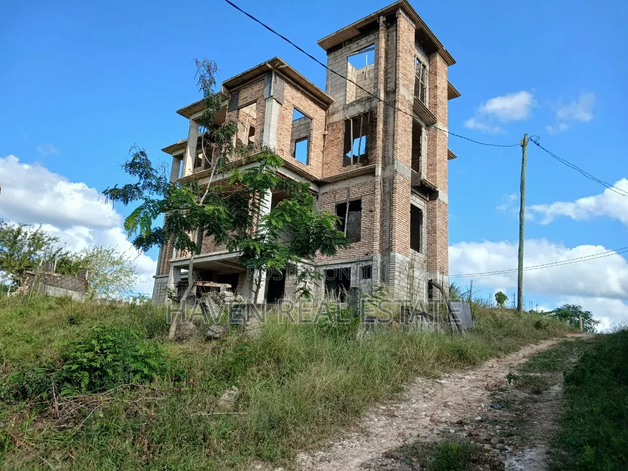 5bdrm House in Kibamba for sale
