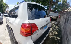 Toyota Land Cruiser Prado 2013 White