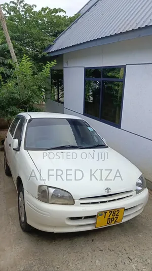Toyota Starlet 1998 White