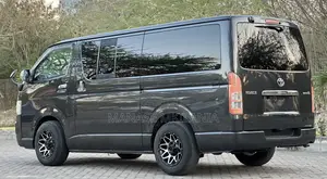 Toyota Grand HiAce 2002 Black