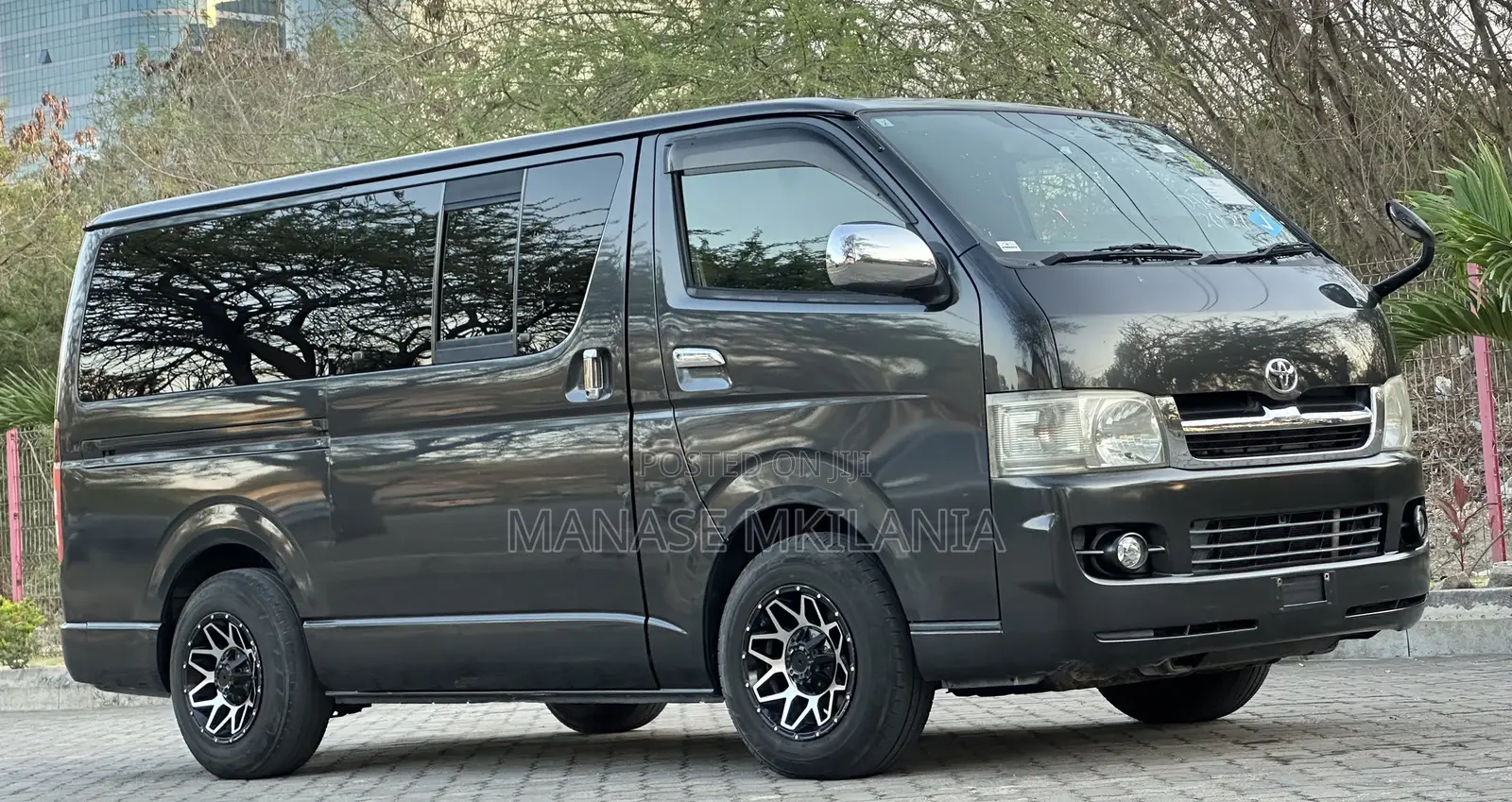 Toyota Grand HiAce 2002 Black