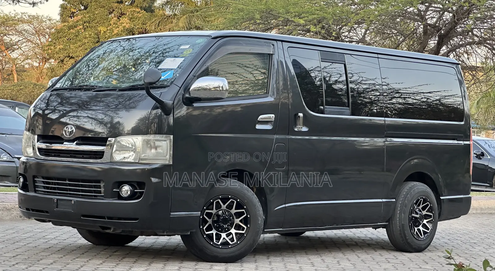 Toyota Grand HiAce 2002 Black
