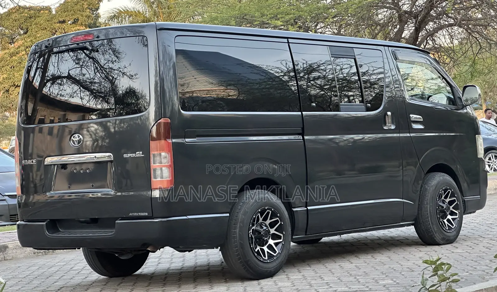 Toyota Grand HiAce 2002 Black
