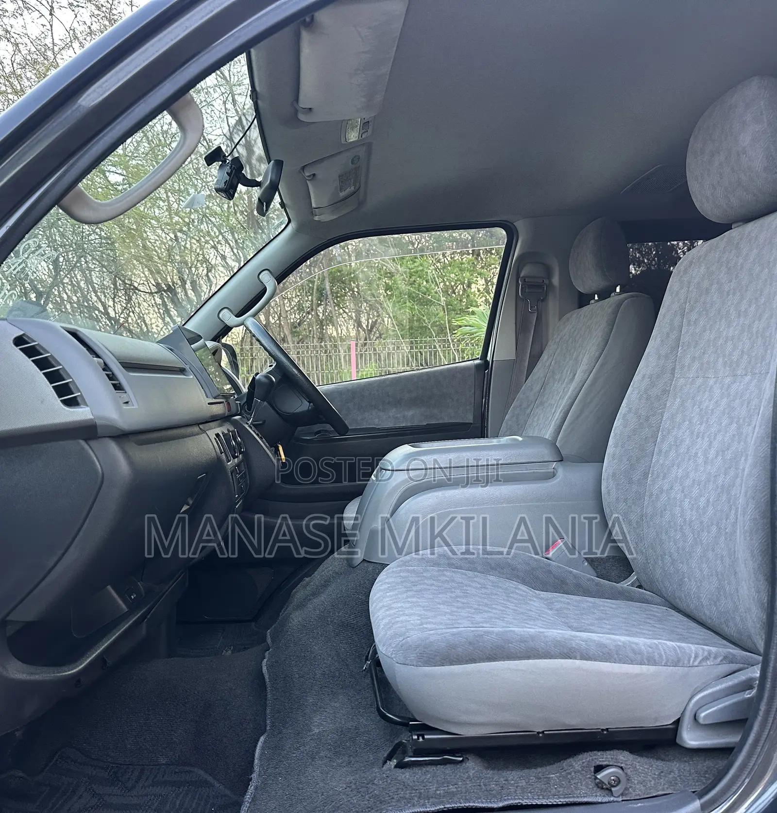 Toyota Grand HiAce 2002 Black
