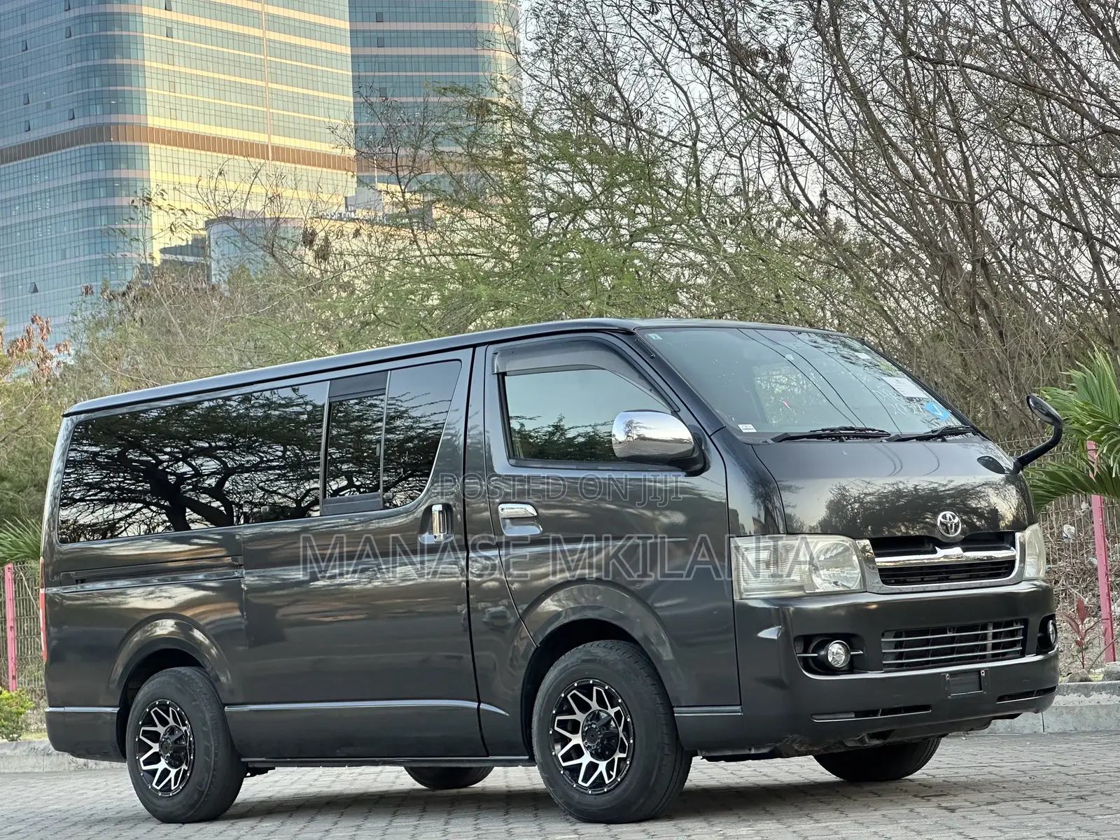 Toyota Grand HiAce 2002 Black