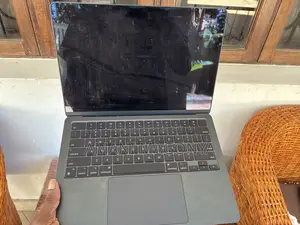 New Laptop Apple MacBook Air 2022 M2 16GB Apple M2 SSD 256GB
