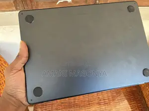 New Laptop Apple MacBook Air 2022 M2 16GB Apple M2 SSD 256GB
