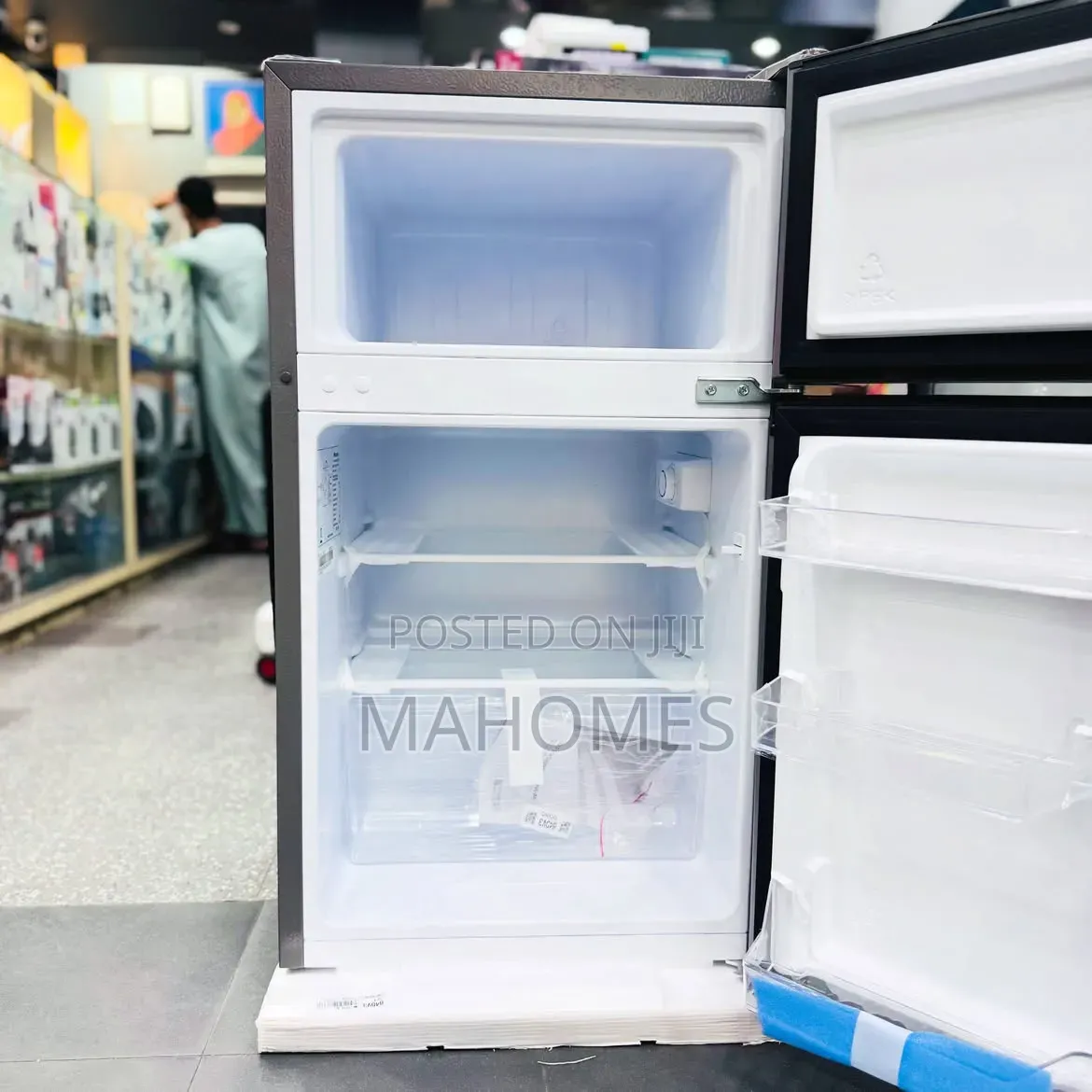 H120tts) Hisense Fridge and Freezer 87.liter's