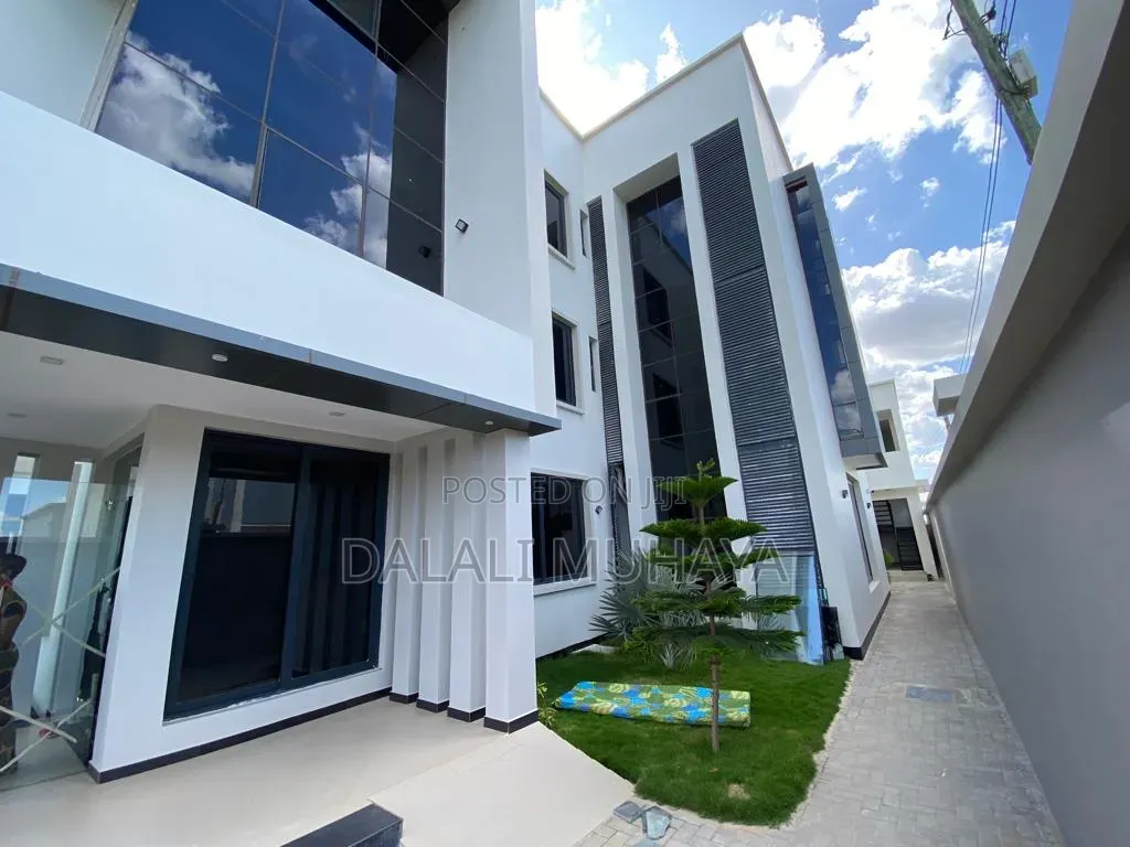 18bdrm Apartment in Dodoma Hotel, Ibihwa for sale