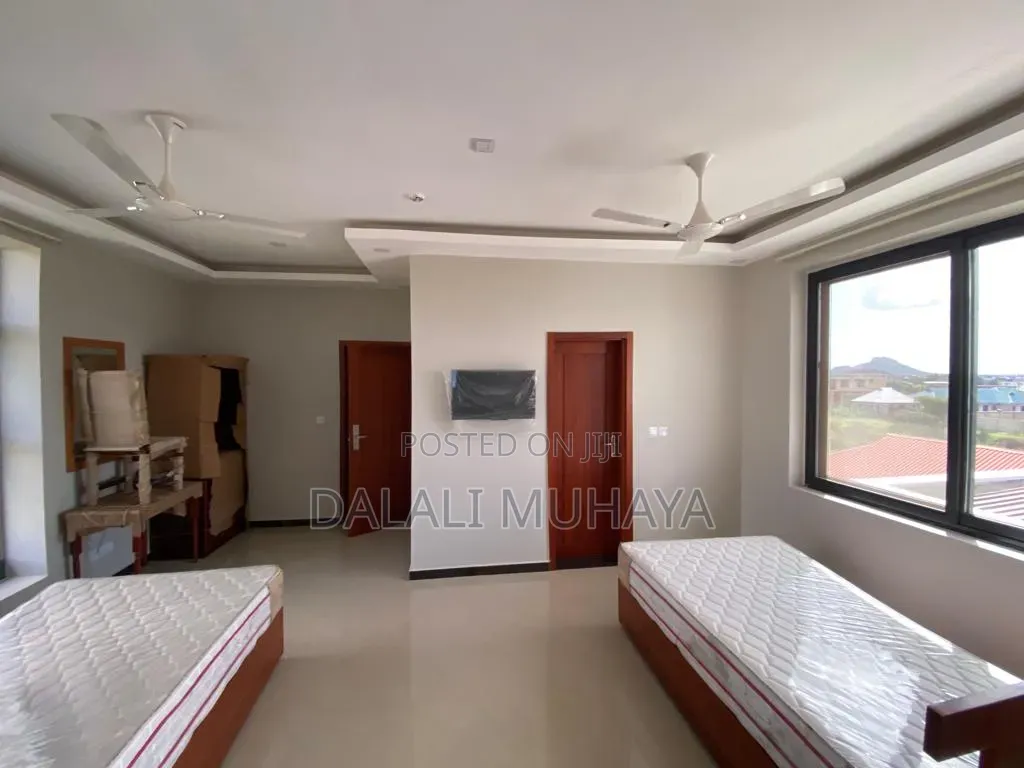 18bdrm Apartment in Dodoma Hotel, Ibihwa for sale