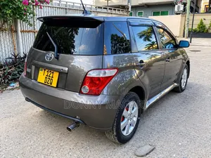 Toyota IST 2005 Gray