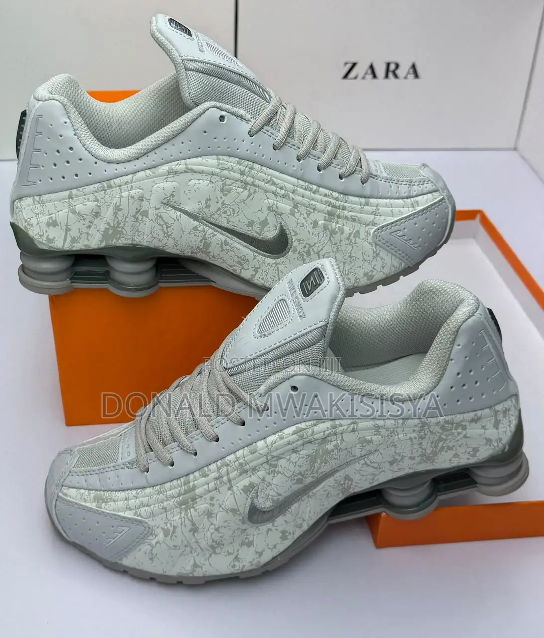 Nike Shox R4 - Spring Master Edition