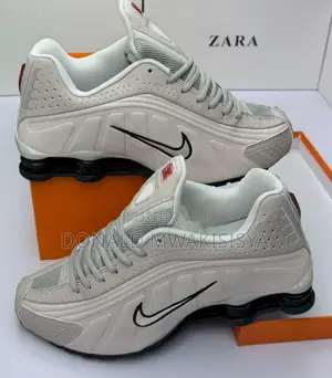 Nike Shox R4 - Spring Master Edition