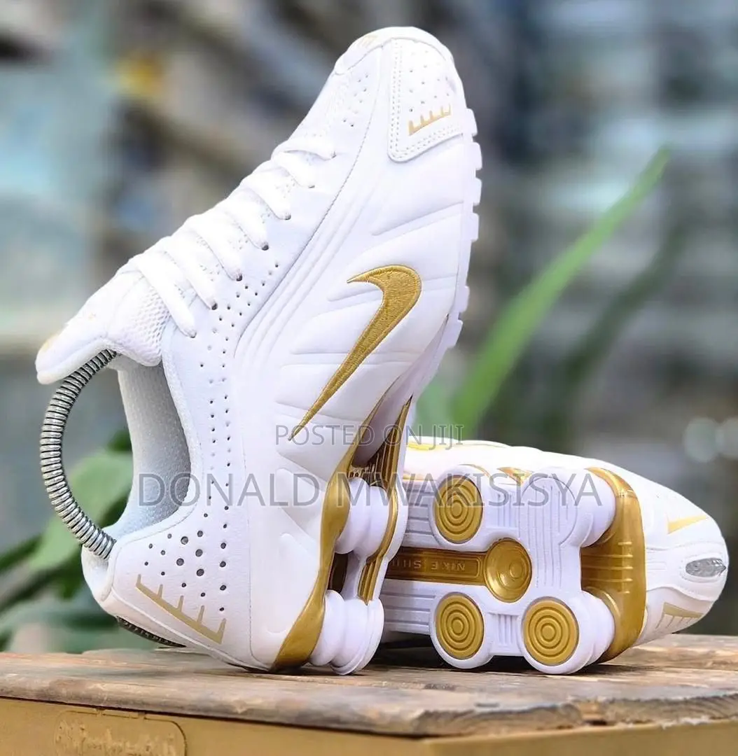 Nike Shox R4 - Spring Master Edition