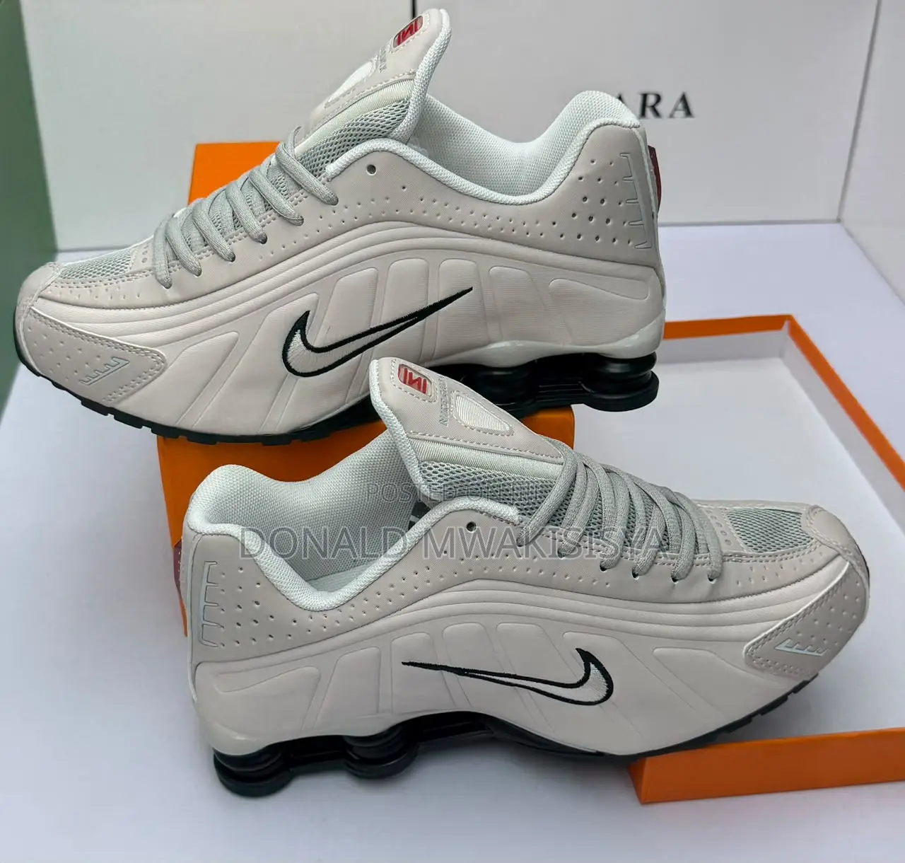Nike Shox R4 - Spring Master Edition