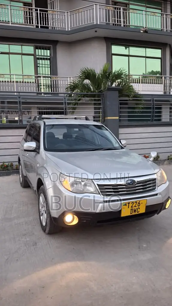 Subaru Forester 2010 Silver
