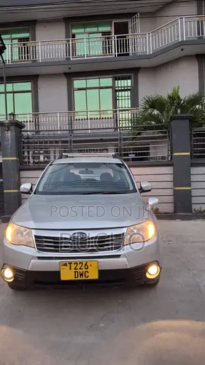 Subaru Forester 2010 Silver