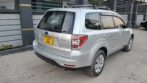 Subaru Forester 2010 Silver