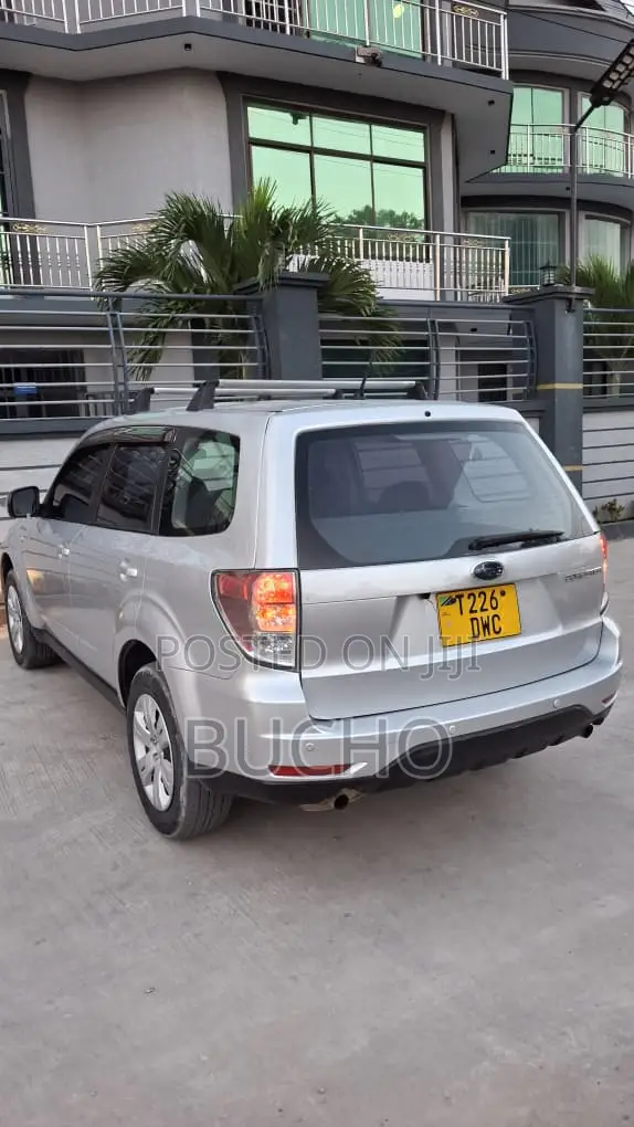 Subaru Forester 2010 Silver
