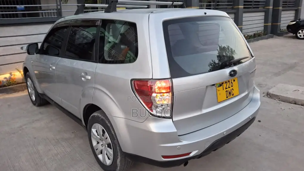 Subaru Forester 2010 Silver