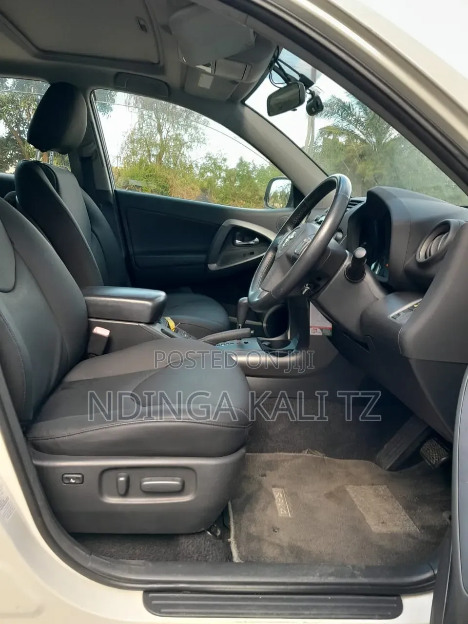 Toyota RAV4 2012 White