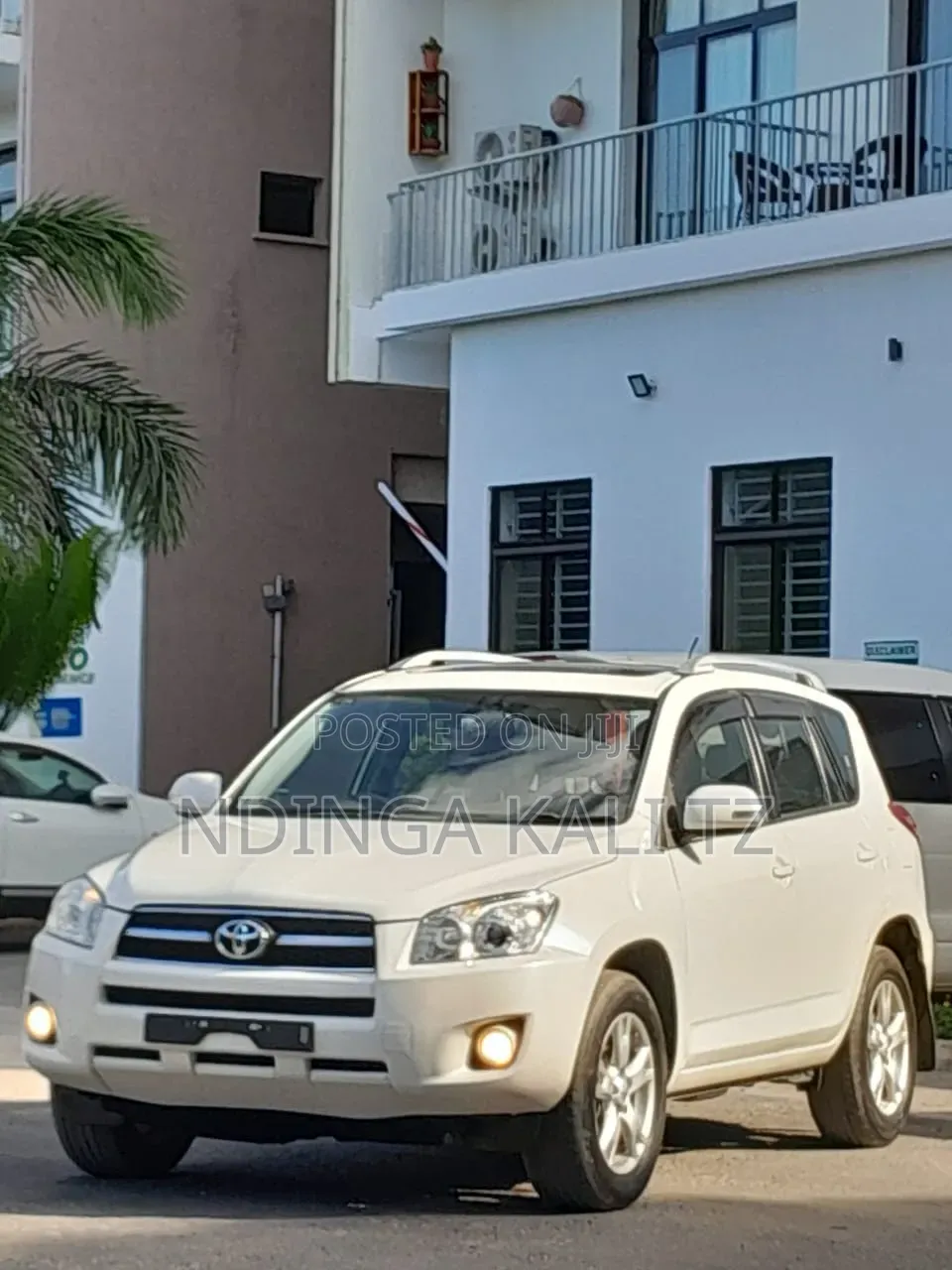 Toyota RAV4 2012 White