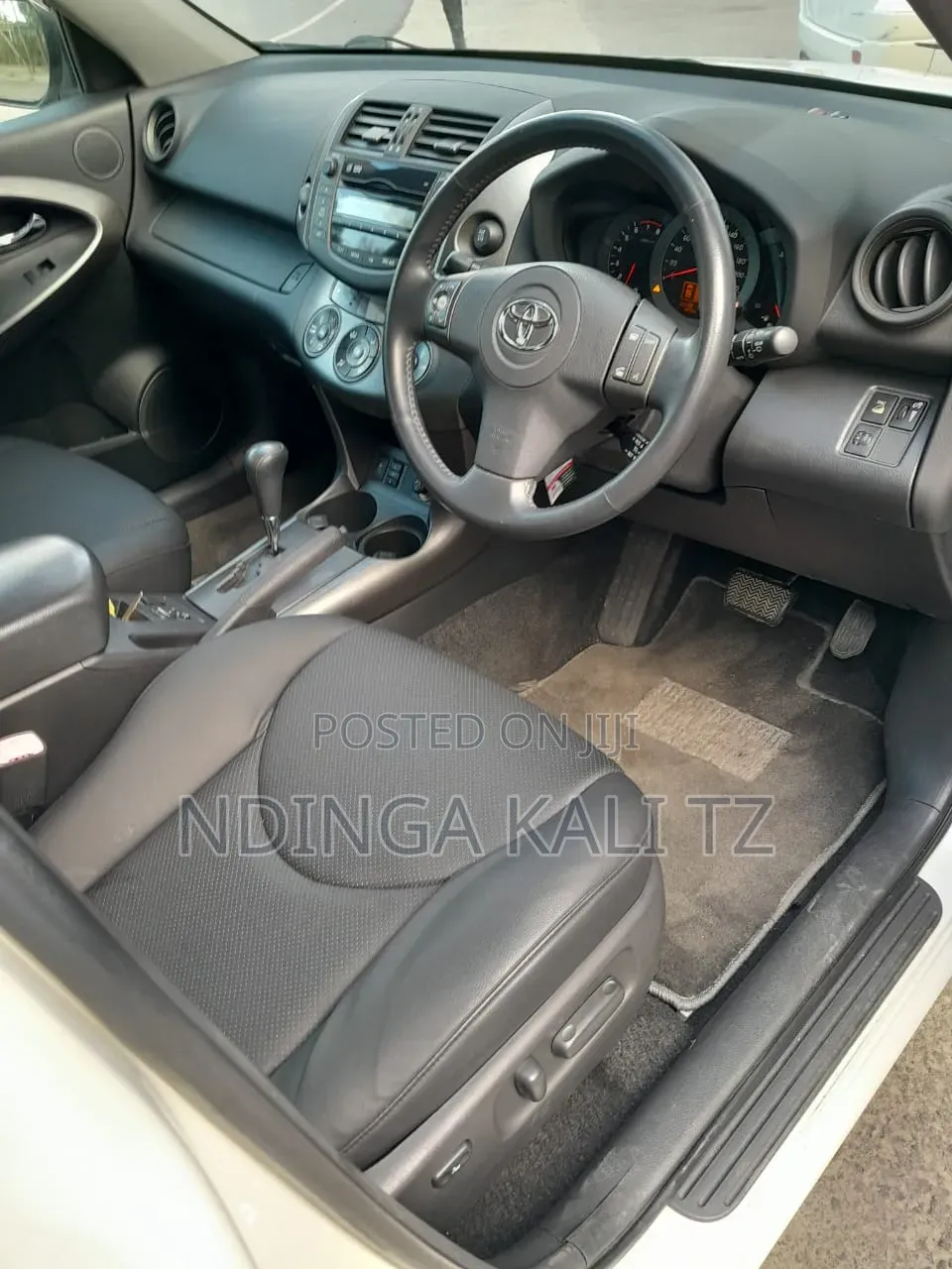 Toyota RAV4 2012 White