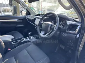 Toyota Hilux 2024 Gray